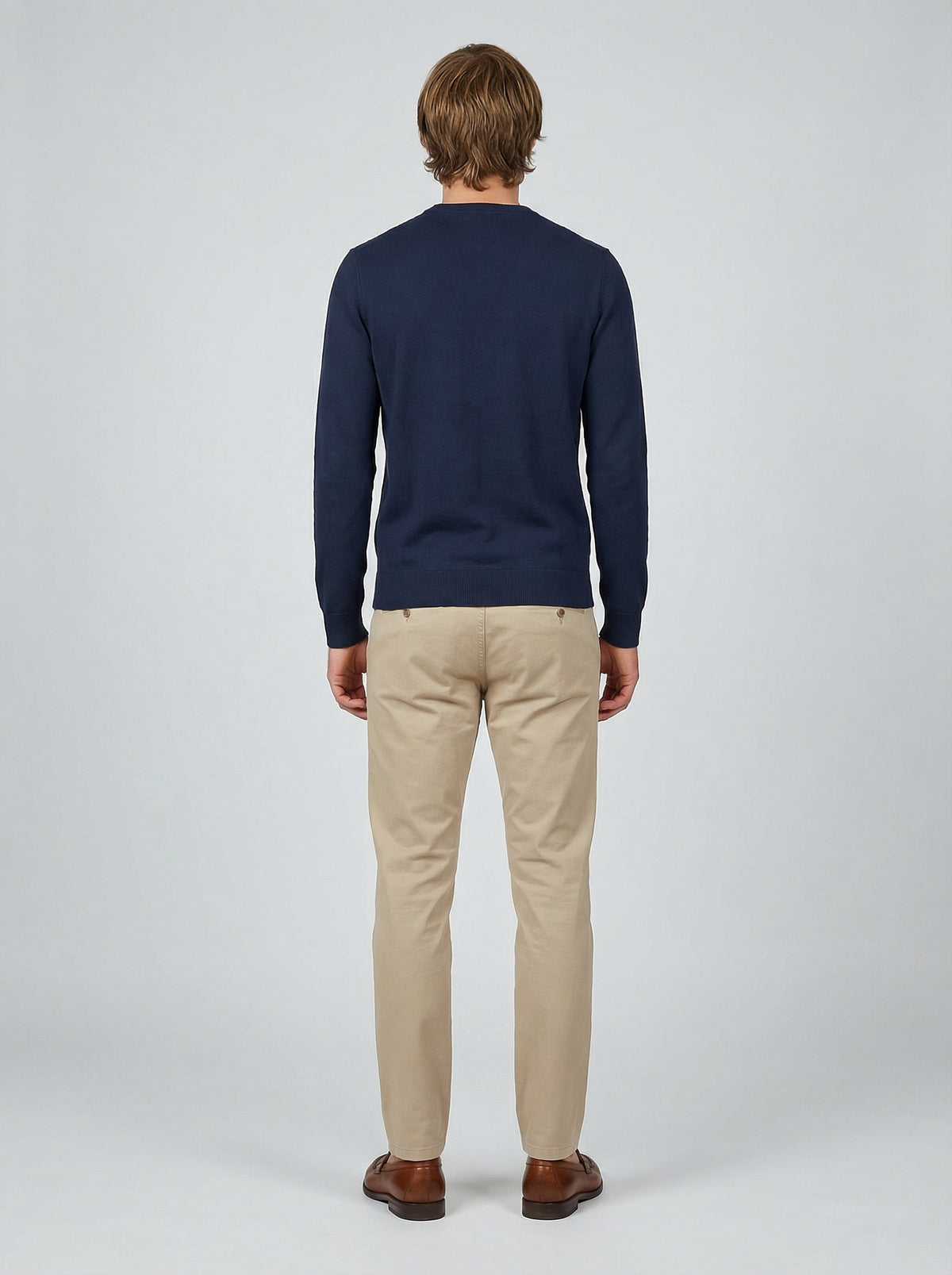 Marineblauer Sweatshirt aus Bio-Baumwolle, Rückansicht getragen – ERVERTE Paris
