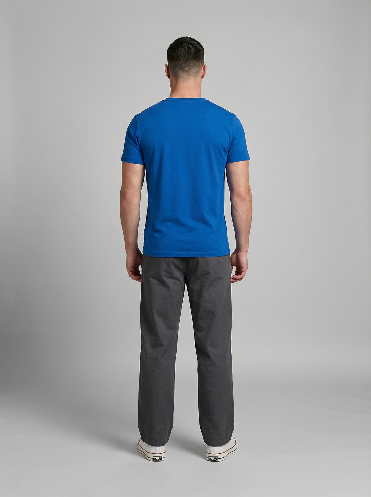 blaues T-Shirt aus Baumwolle, Rückansicht getragen – ERVERTE Paris