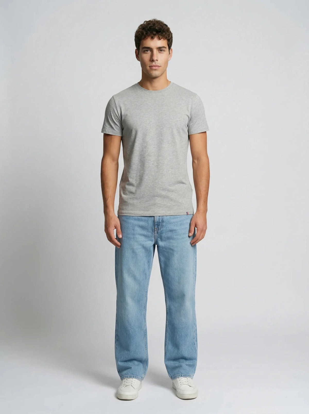 Γκρι μελανζέ βαμβακερό T-shirt, ολόσωμη όψη – ERVERTE Paris